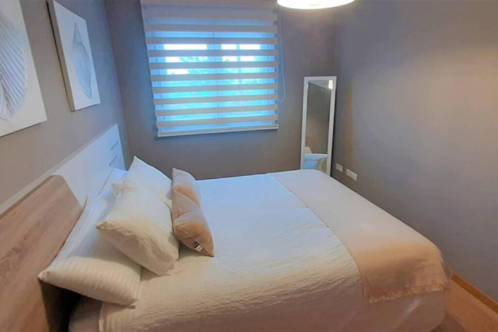 Apartamento Playa Foz Con Piscina Y Parking 010 Apartment Екстериор снимка